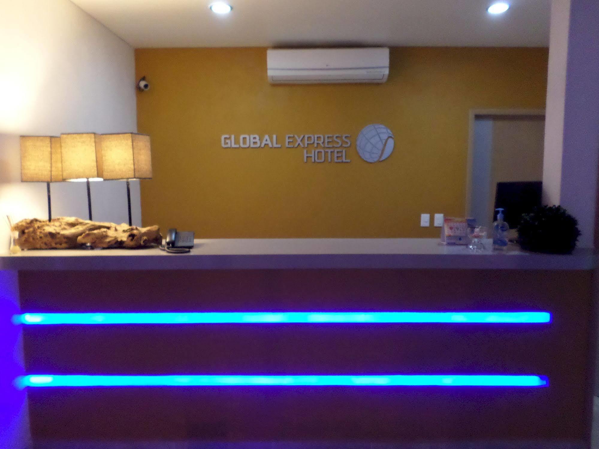 Global Express Hotel Escárcega Exterior foto